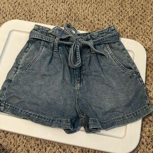 American Eagle jeans mom short women’s size 2   F